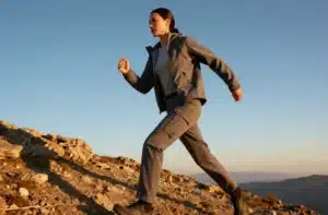 8 Outdoor Outfit Ideas for Stylish Female Explorers That Turn Heads