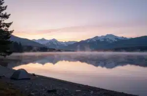 10 Lakeside Camping Destinations Known for Peaceful Views: Quiet Escapes