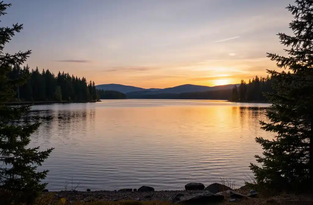 9 Lakeside Hiking Destinations with Incredible Sunsets: a Sunset Trail Guide
