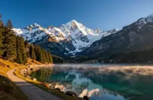 8 Lakeside Hiking Locations Surrounded by Beautiful Landscapes You Must Try